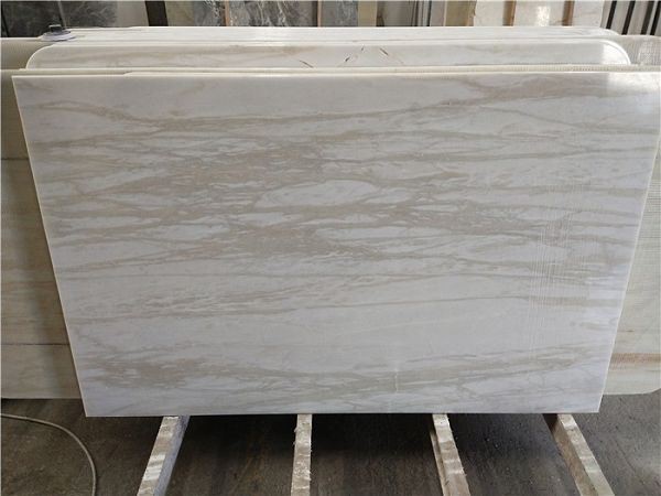 White marble tile kitchen floor (001)